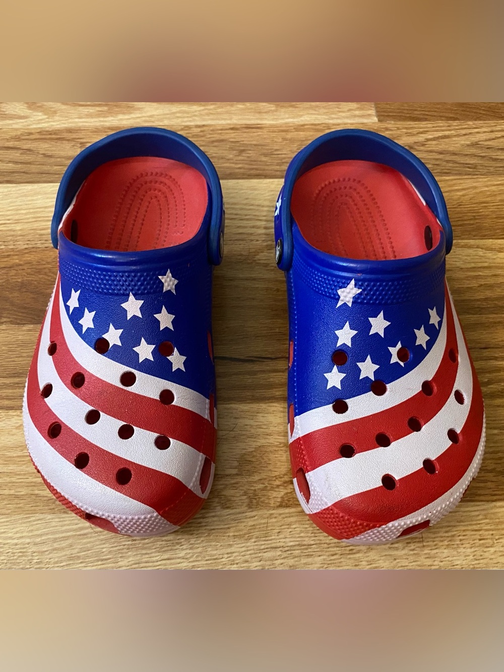Crocs Classic American Flag Clog, Women 8, Men's 6 Unisex